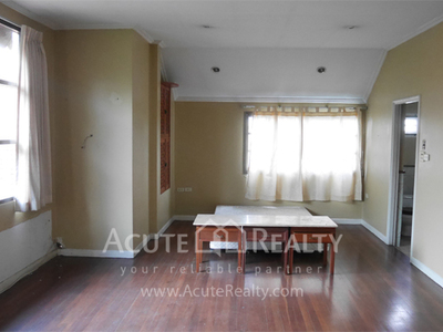 House · For rent & sale · 4 bedrooms